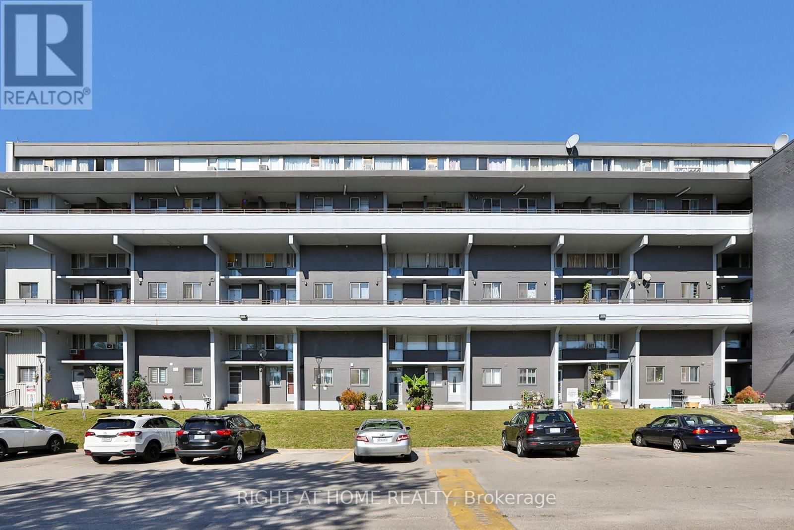 302 - 35 SUNNY GLENWAY Image 2