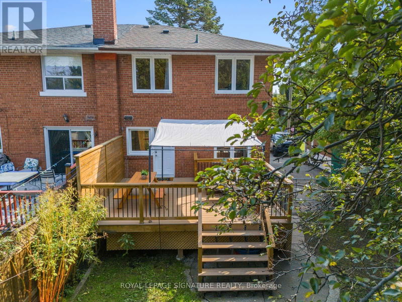 32 Daleside Crescent  Toronto (Victoria Village), M4A2H6 | Image 32