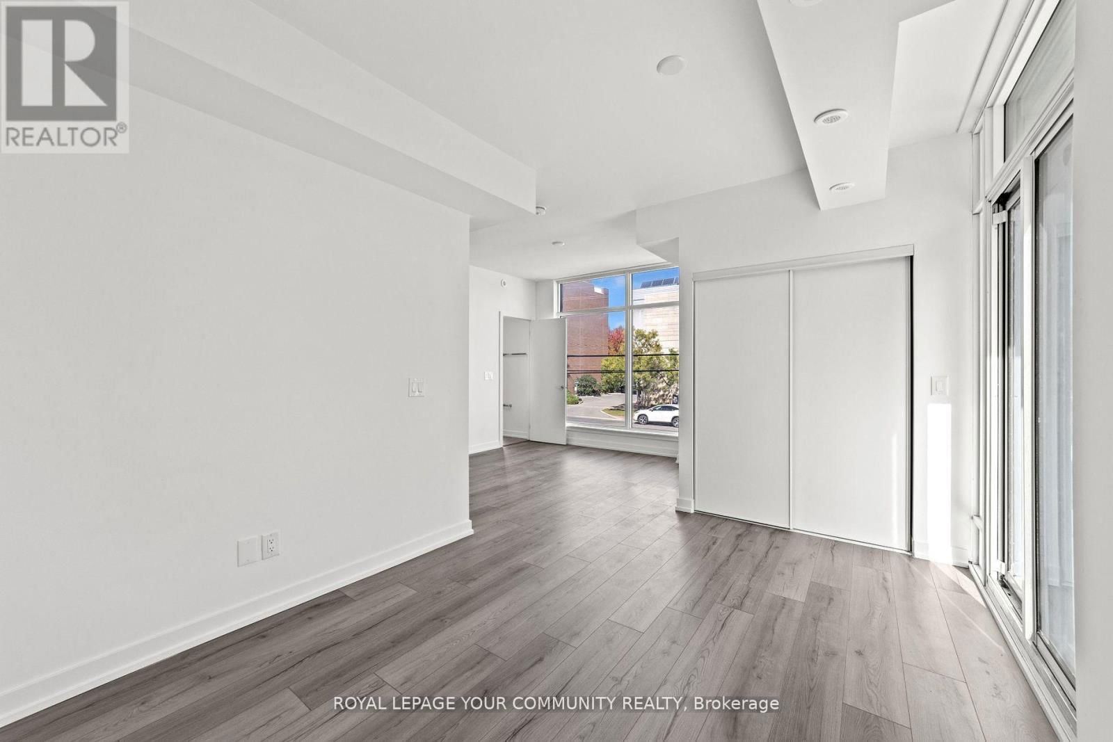 MAIN - 851 SHEPPARD AVENUE W Image 16