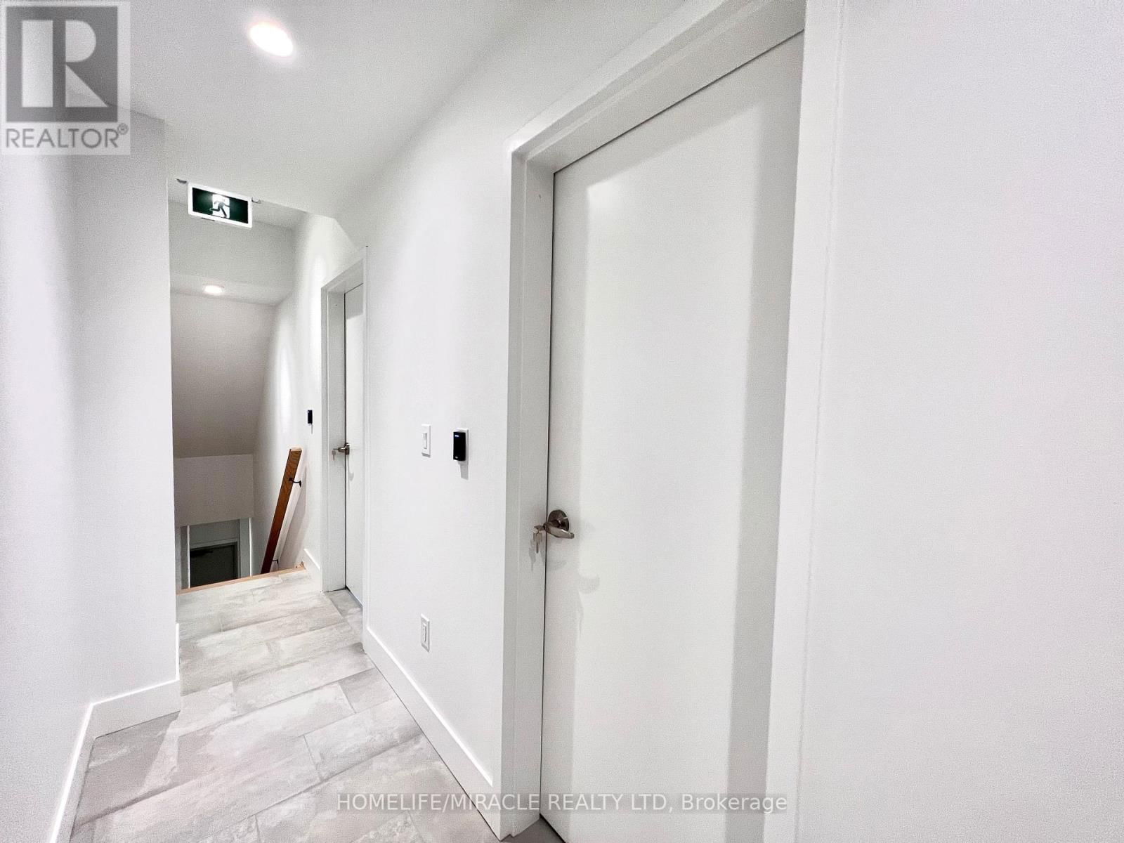 UNIT 1 - 299 OSSINGTON AVENUE Image 30