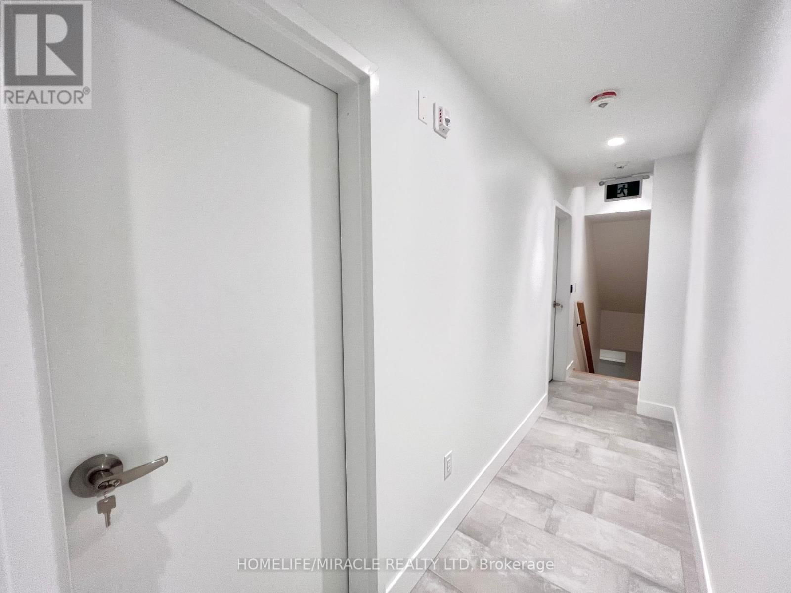 UNIT 1 - 299 OSSINGTON AVENUE Image 9