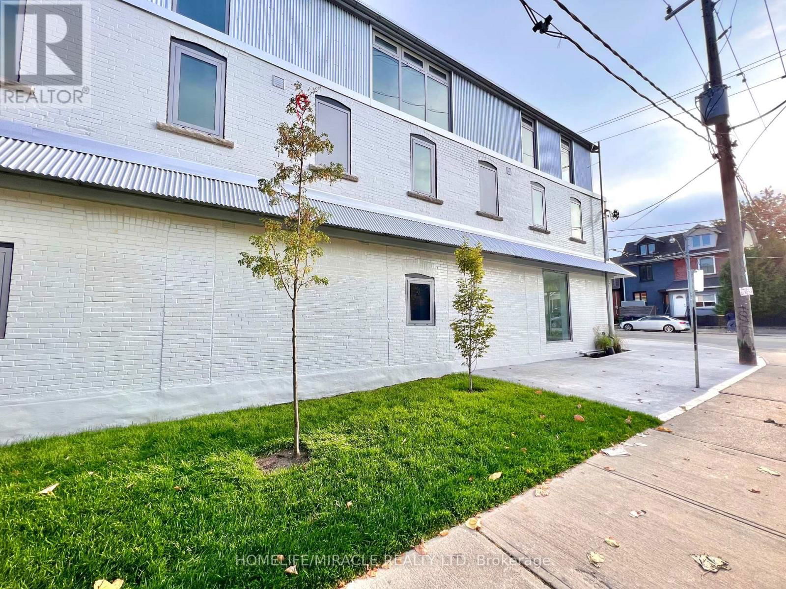 UNIT 2 - 299 OSSINGTON AVENUE Image 21