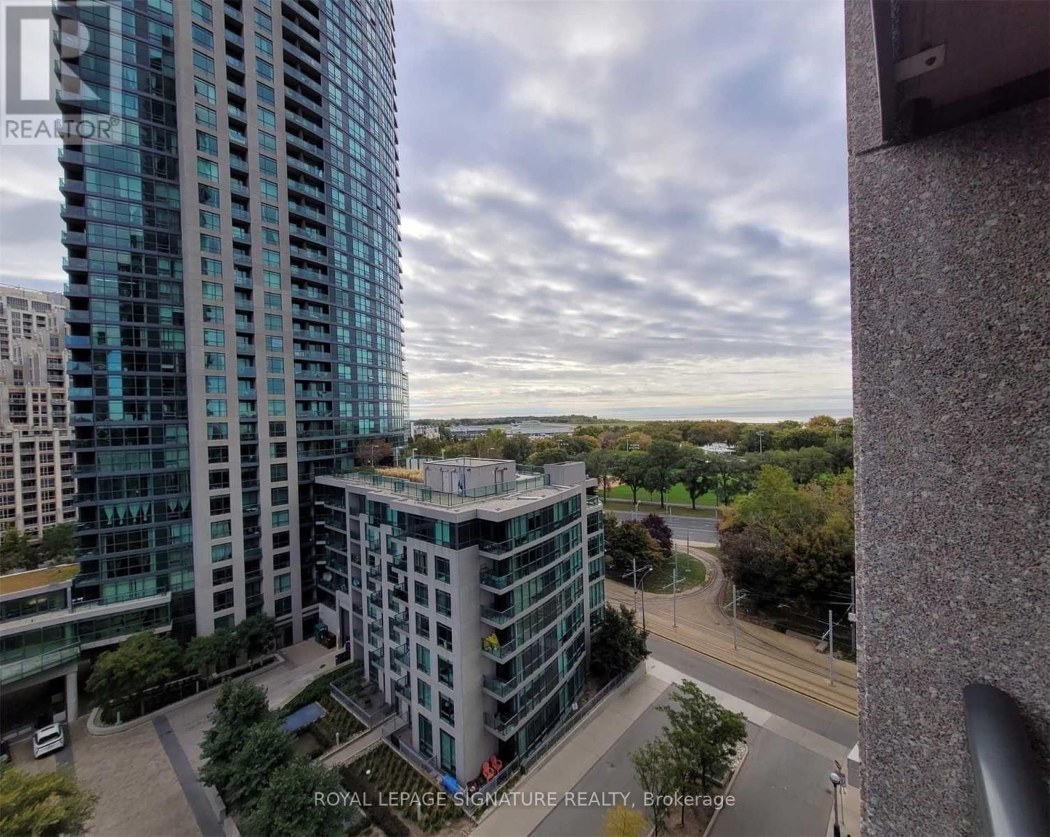 1004 - 219 FORT YORK BOULEVARD Image 15