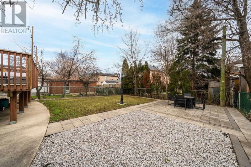 33 Madawaska Avenue  Toronto (Newtonbrook East), M2M2R1 | Image 25