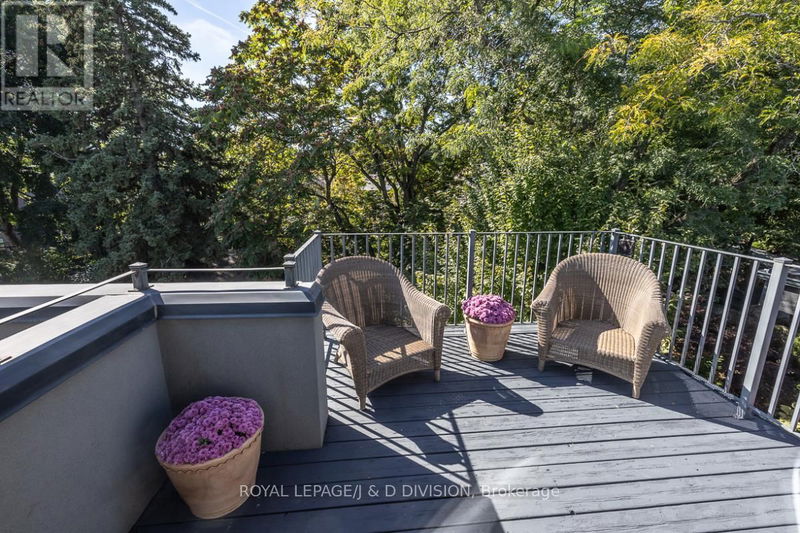 44 Standish Avenue  Toronto (Rosedale-Moore Park), M4W3B1 | Image 27