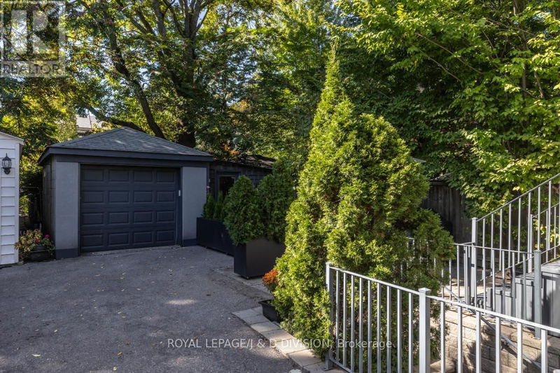 44 Standish Avenue  Toronto (Rosedale-Moore Park), M4W3B1 | Image 36