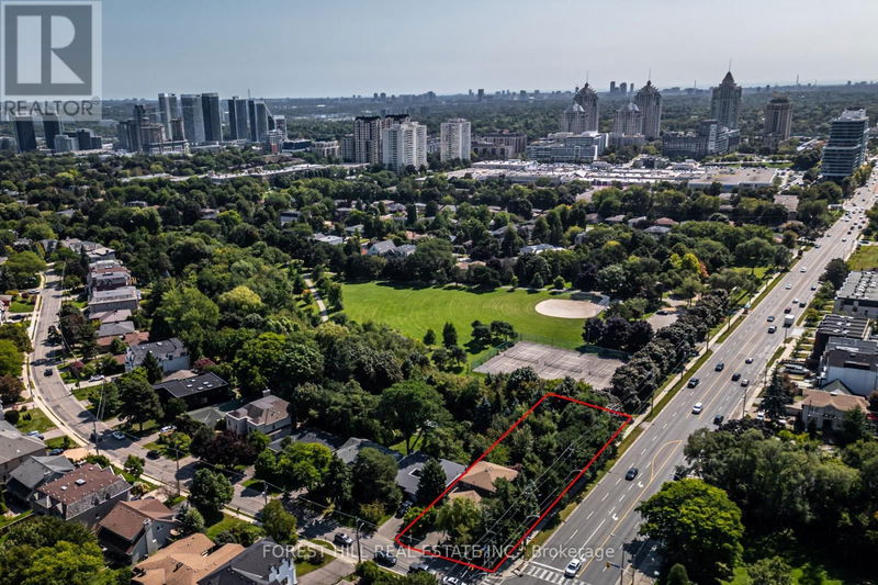 2977 Bayview Avenue  Toronto (Bayview Village), M2K1E9 | Image 12