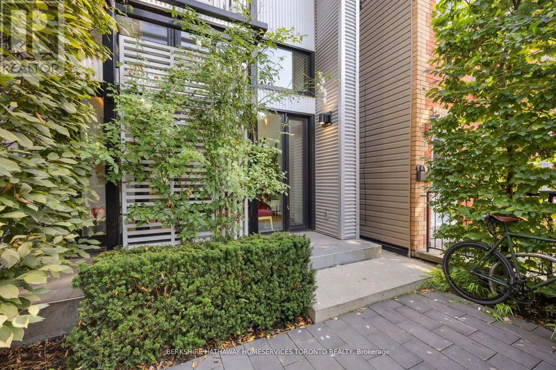 19 Fennings Street  Toronto (Trinity-Bellwoods), M6J3B9 | Image 2