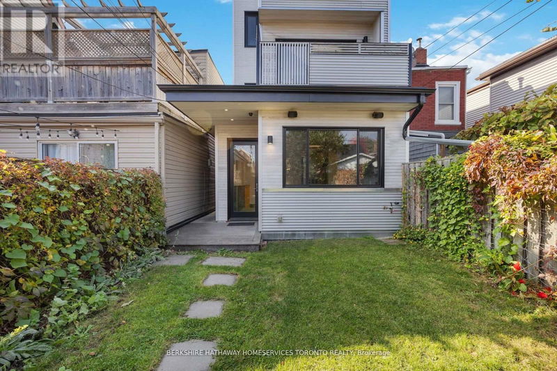 19 Fennings Street  Toronto (Trinity-Bellwoods), M6J3B9 | Image 34