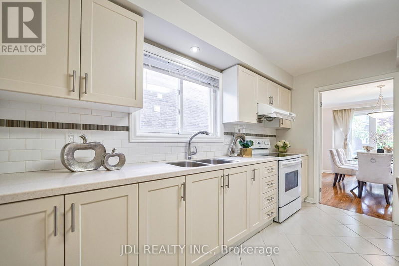 131 Old Sheppard Avenue  Toronto (Pleasant View), M2J3M1 | Image 16