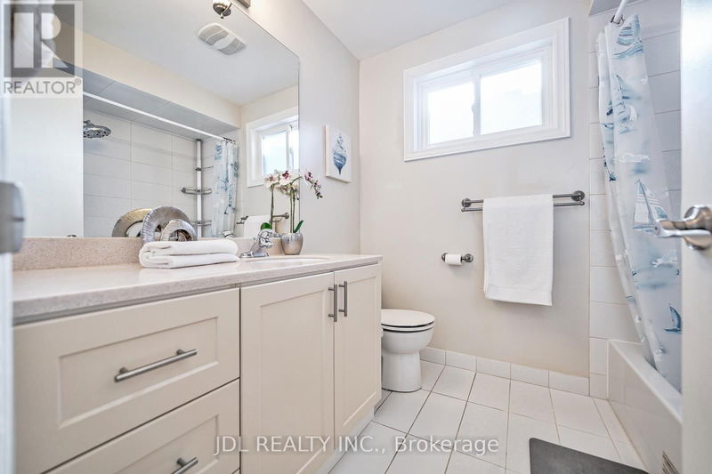 131 Old Sheppard Avenue  Toronto (Pleasant View), M2J3M1 | Image 25