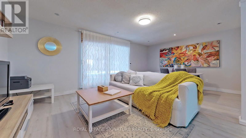  151 - 10 Moonstone Byway  Toronto (Hillcrest Village), M2H3J5 | Image 2