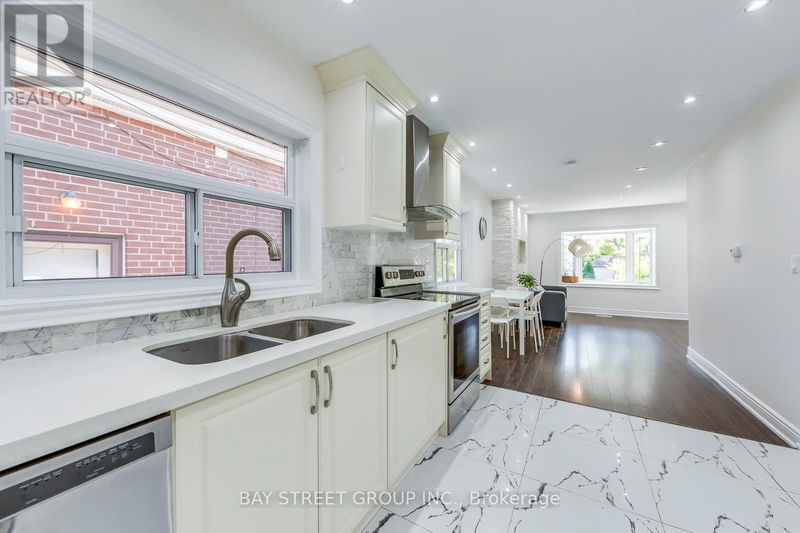 90 Avondale Avenue  Toronto (Willowdale East), M2N2V2 | Image 10