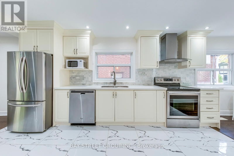 90 Avondale Avenue  Toronto (Willowdale East), M2N2V2 | Image 9