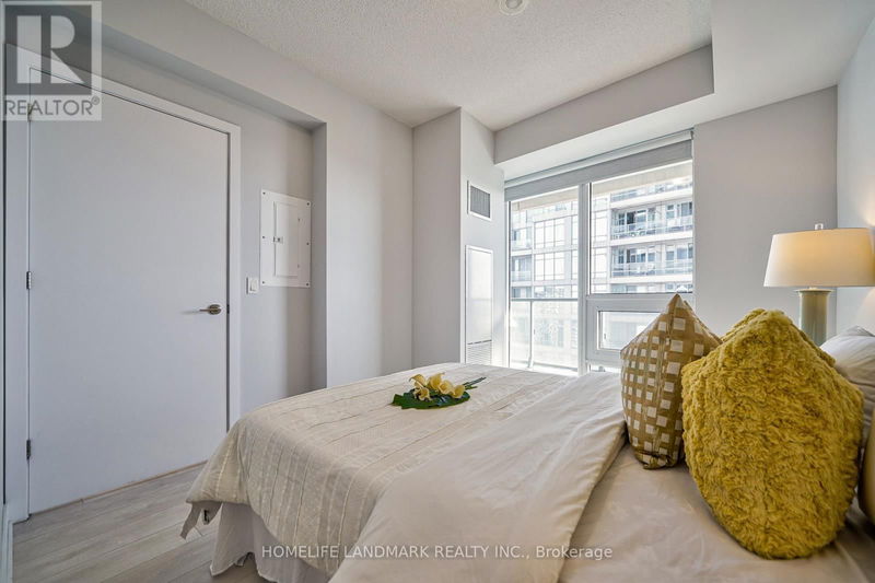  3705 - 2221 Yonge Street  Toronto (Mount Pleasant West), M4S2B4 | Image 22