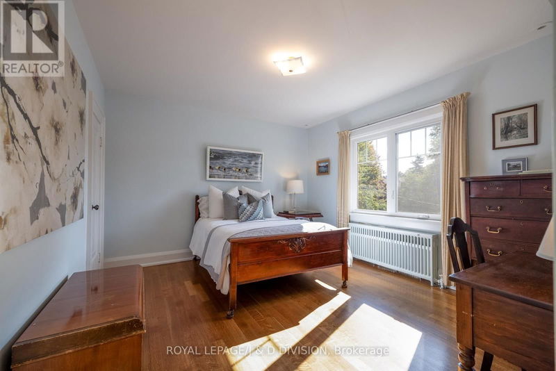 92 Golfdale Road  Toronto (Lawrence Park North), M4N2B7 | Image 19