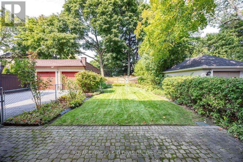 92 Golfdale Road  Toronto (Lawrence Park North), M4N2B7 | Image 2