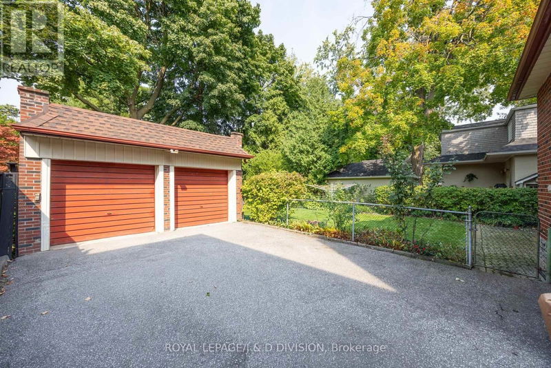 92 Golfdale Road  Toronto (Lawrence Park North), M4N2B7 | Image 26