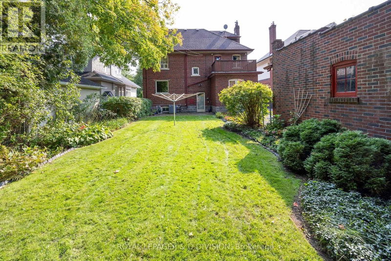 92 Golfdale Road  Toronto (Lawrence Park North), M4N2B7 | Image 28