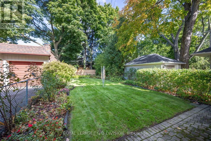 92 Golfdale Road  Toronto (Lawrence Park North), M4N2B7 | Image 29