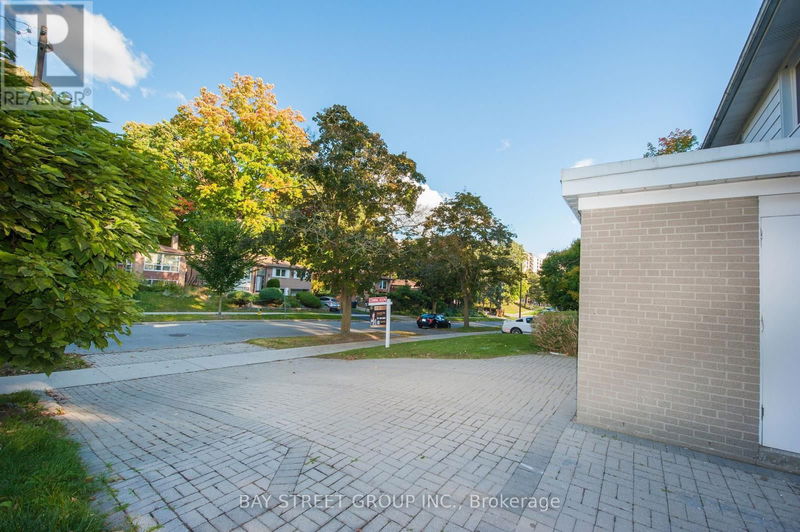 36 Brahms Avenue  Toronto (Hillcrest Village), M2H1H4 | Image 4