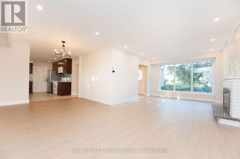 36 Brahms Avenue  Toronto (Hillcrest Village), M2H1H4 | Image 7