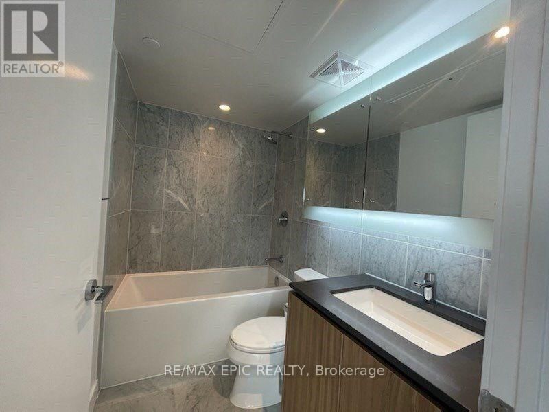 1010 - 80 QUEENS WHARF ROAD Image 3