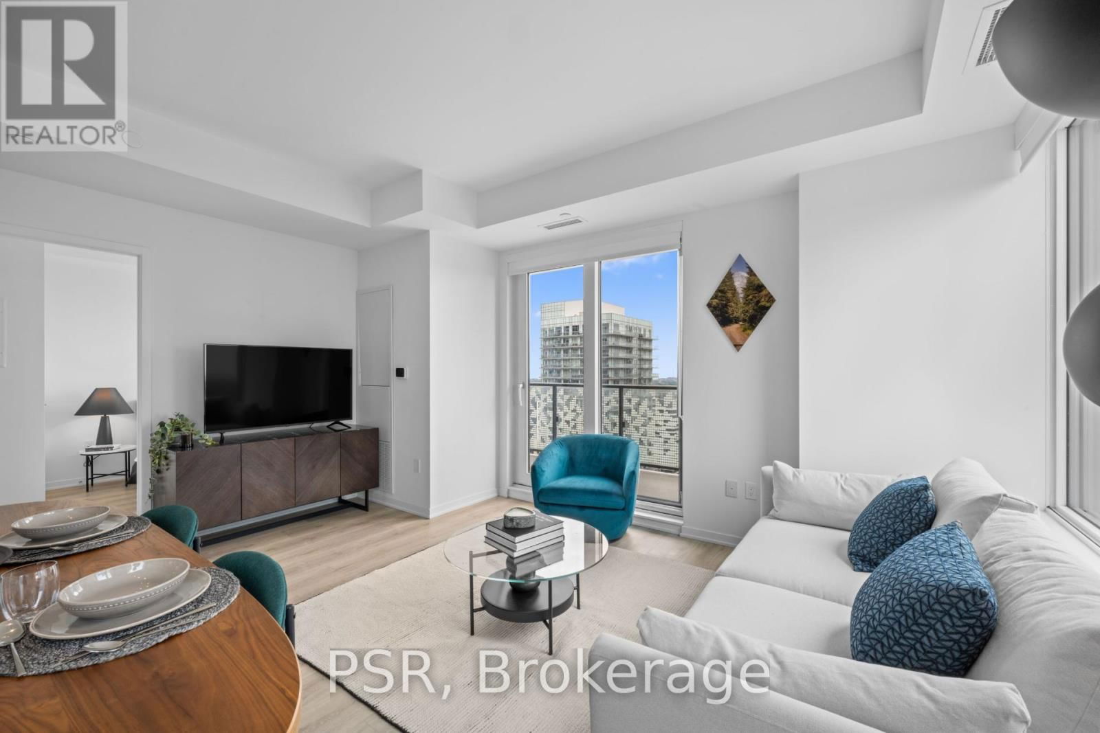 3509 - 101 ROEHAMPTON AVENUE Image 3