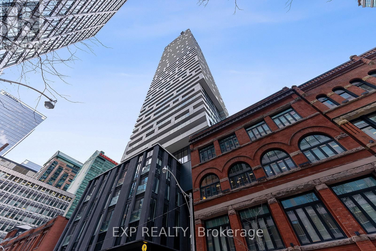 4011 - 20 LOMBARD STREET Image 2