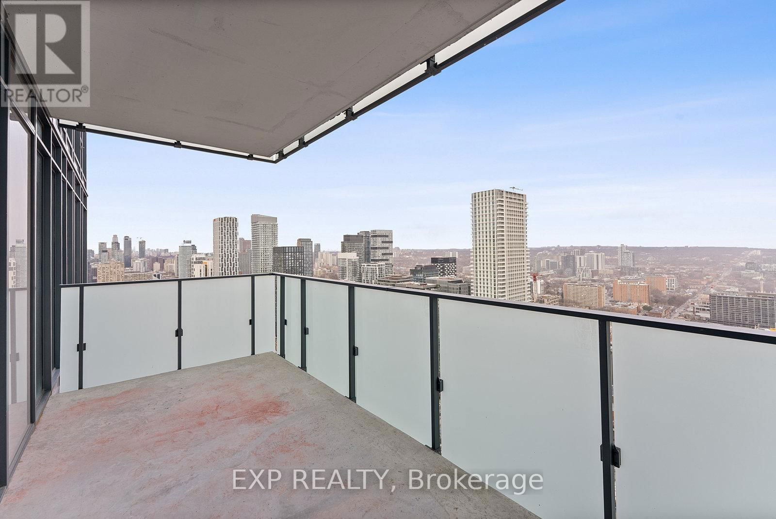 4011 - 20 LOMBARD STREET Image 30
