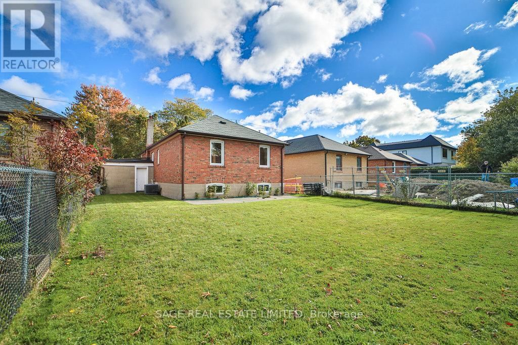 40 COLLINSON BOULEVARD Image 23