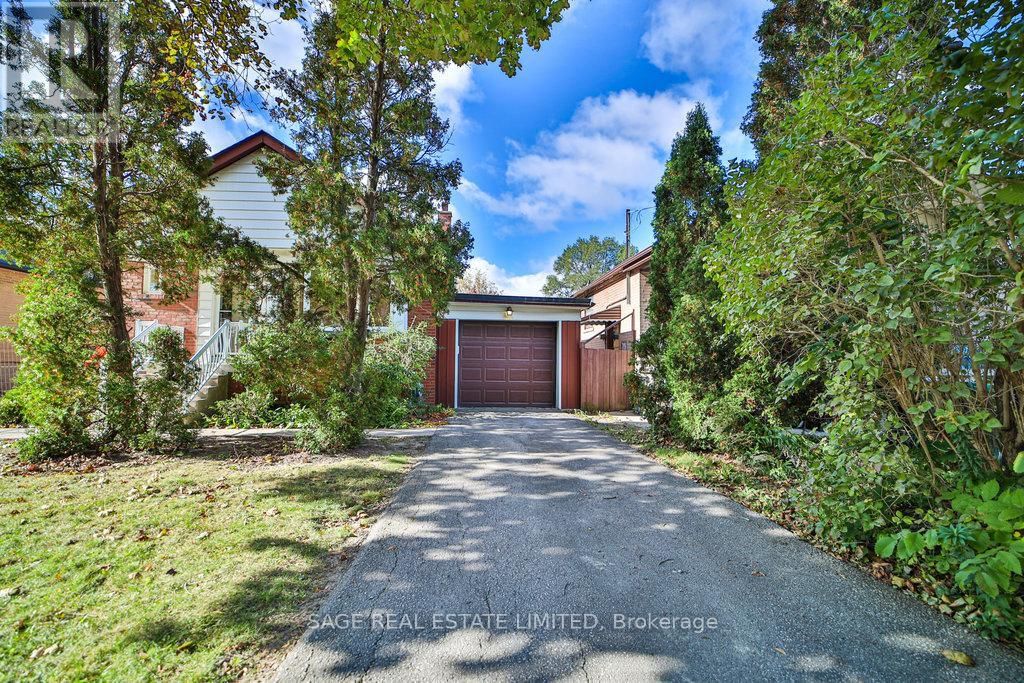 40 COLLINSON BOULEVARD Image 26