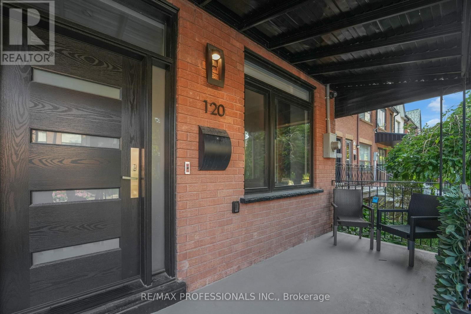 120 LISGAR STREET Image 3