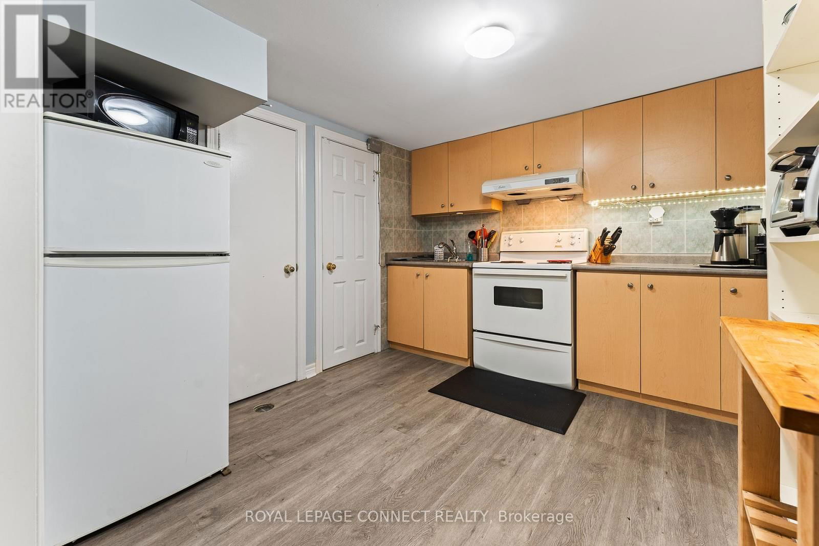 127 BELLWOODS AVENUE Image 24