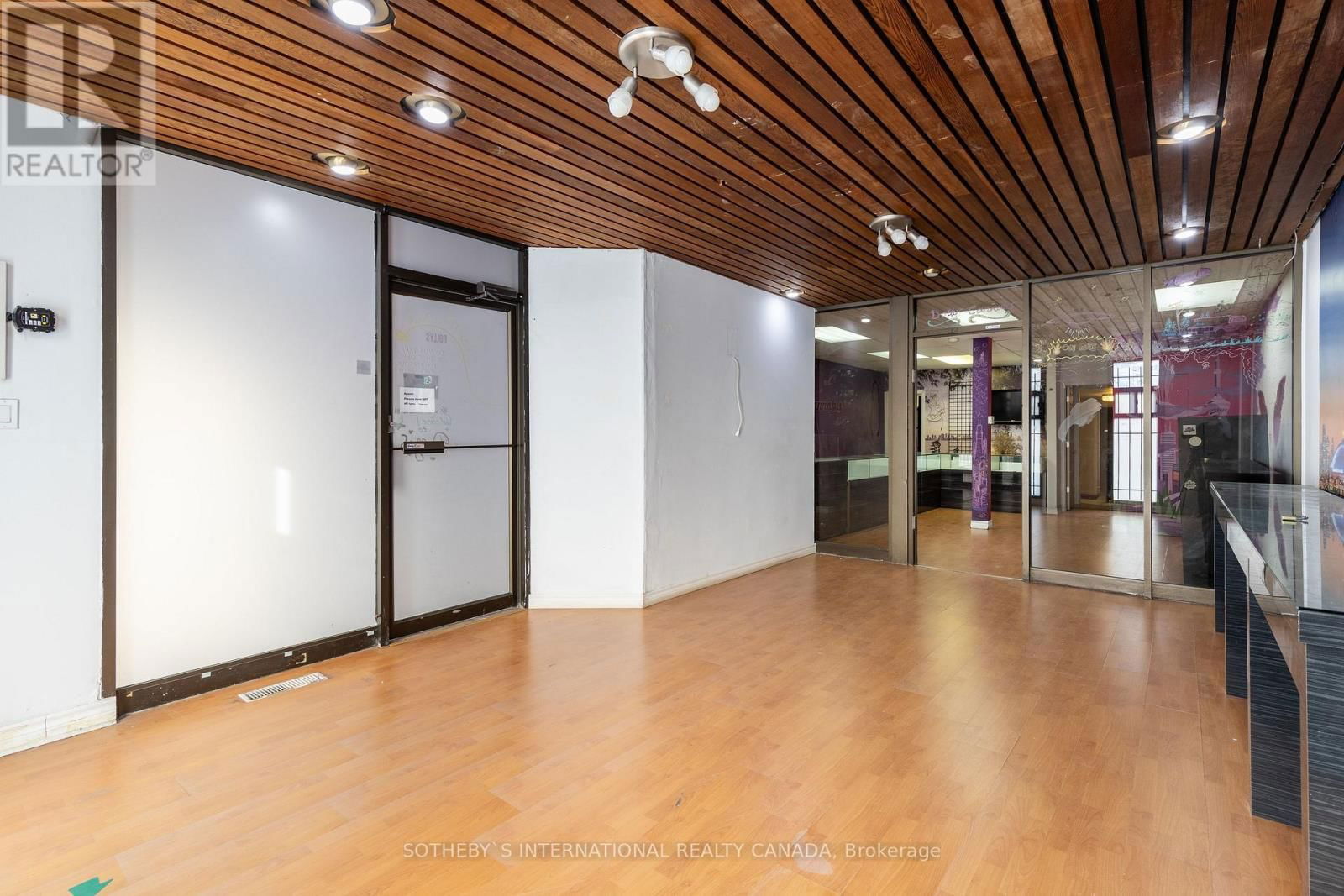 1105 BATHURST STREET Image 1