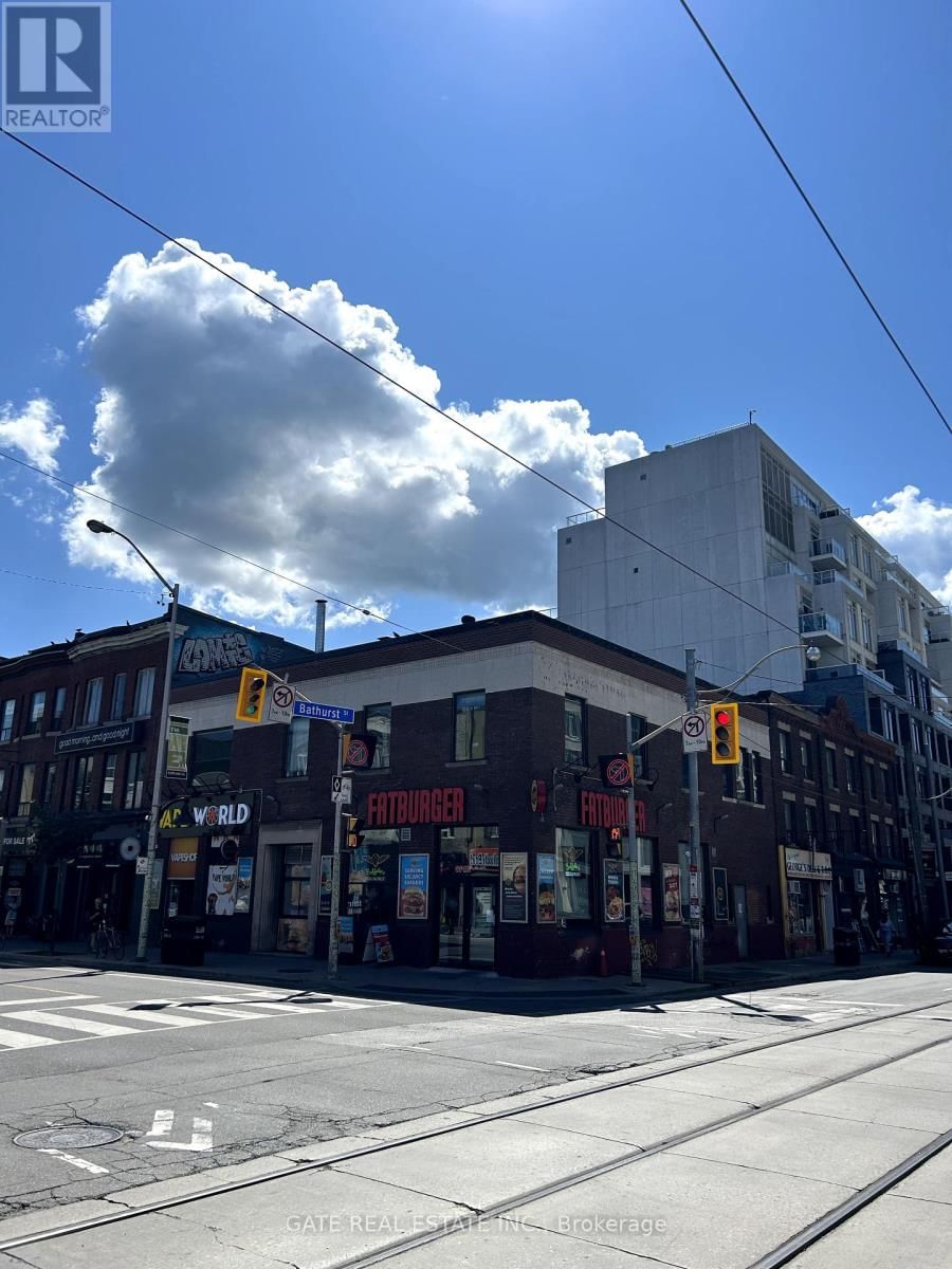 565 BLOOR STREET W Image 4