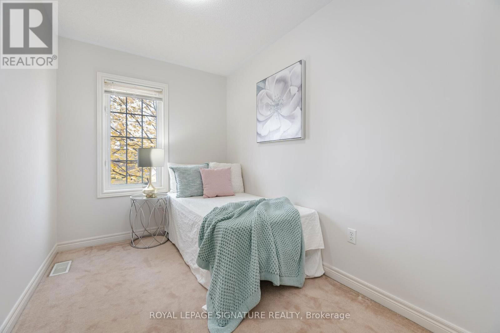 3 - 735 SHEPPARD AVENUE Image 17