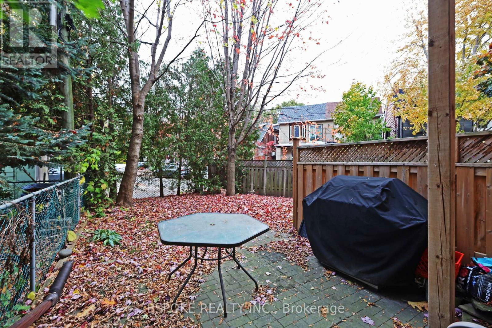 28 RAVINA CRESCENT Image 27