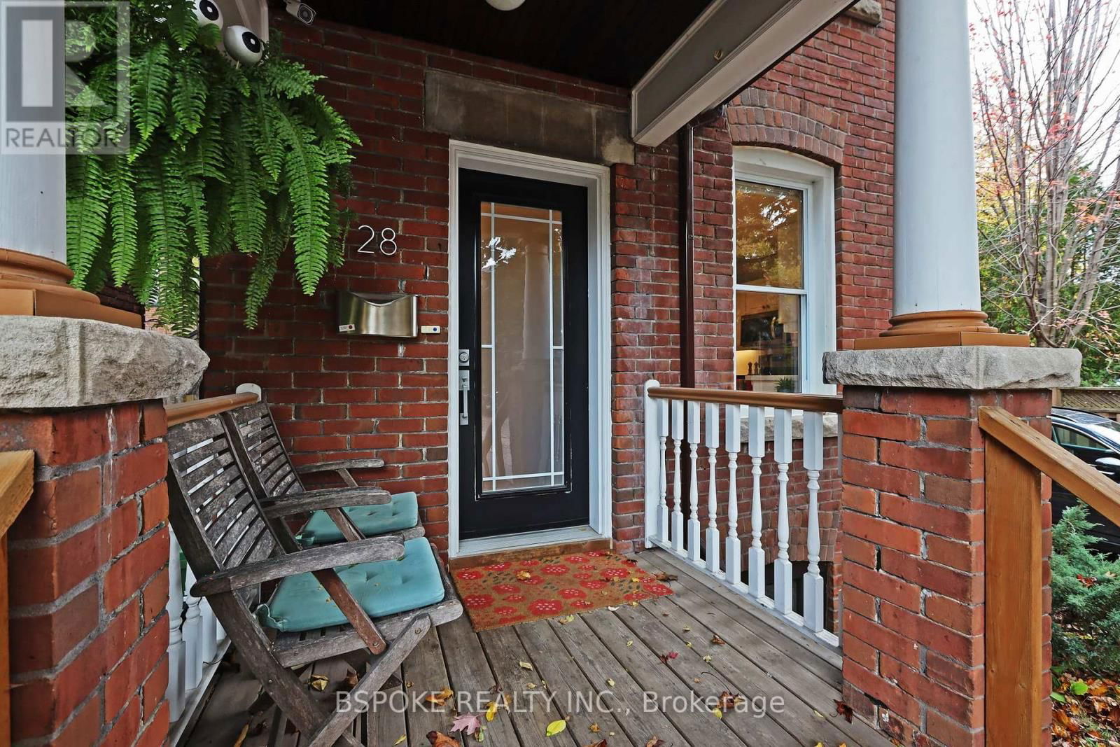 28 RAVINA CRESCENT Image 3