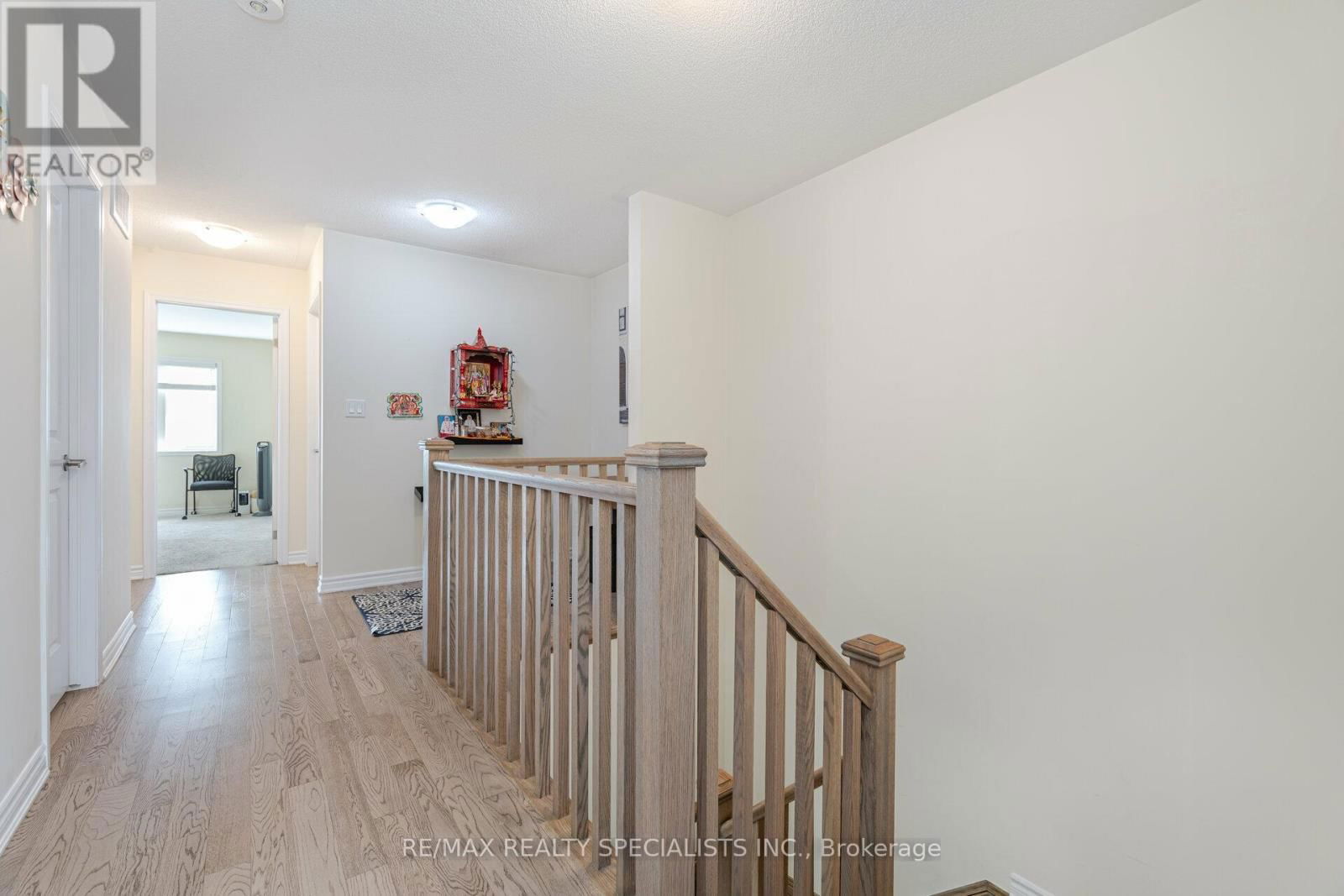 1033 CAMEO STREET Image 8