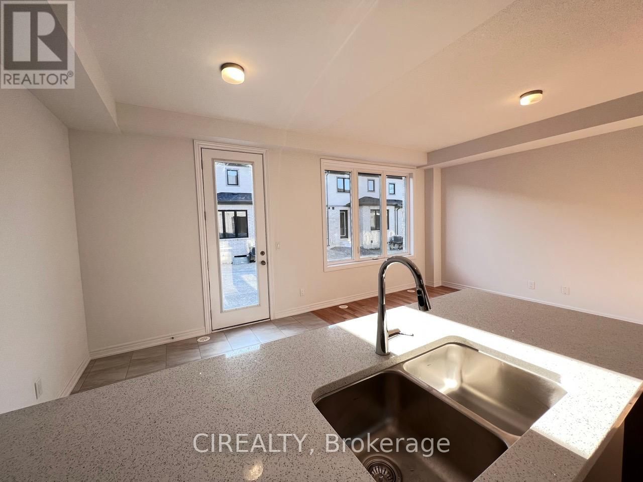 20 SORBARA WAY Image 4