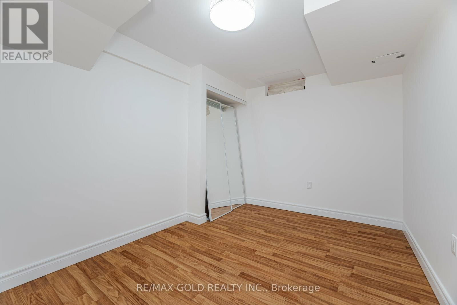 20 BETTINA PLACE Image 32