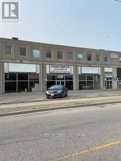 207 - 2500 LAWRENCE AVENUE E Image 1