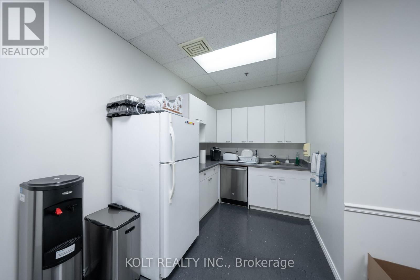 UNIT 10 - 455 MILNER AVENUE Image 8