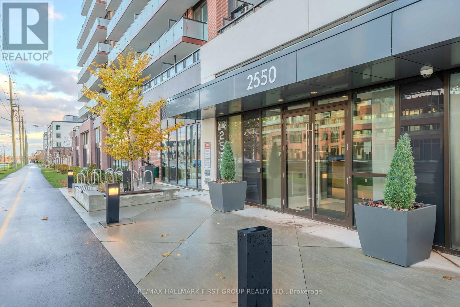 311 - 2550 SIMCOE STREET N Image 3