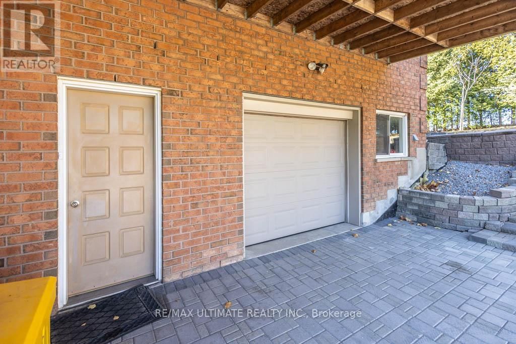 3755 SIMCOE STREET N Image 32