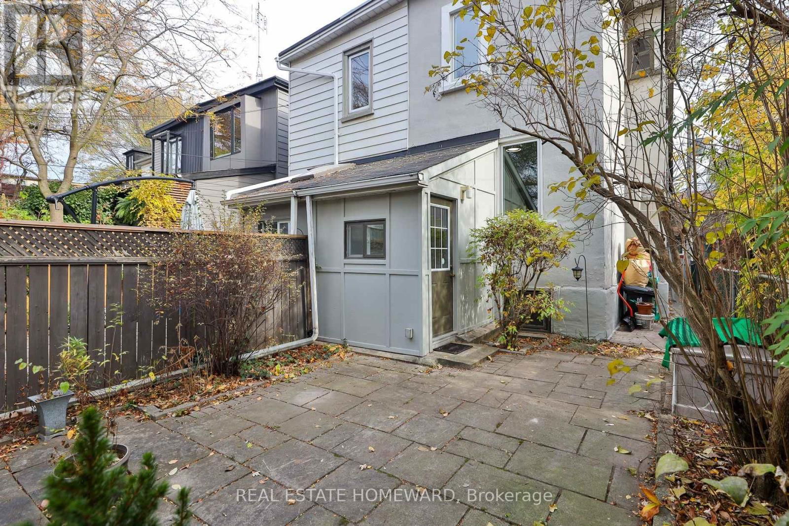 100 CAROLINE AVENUE Image 29