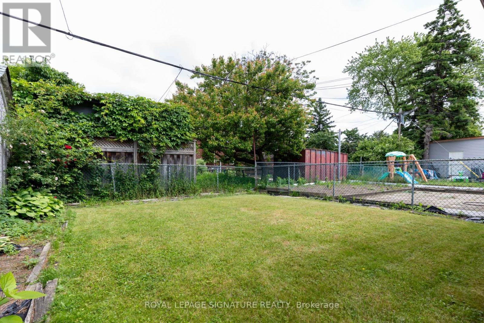 214 MORTIMER AVENUE Image 29