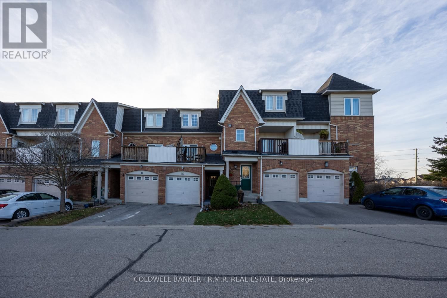 87 SPRUCEDALE WAY Image 1