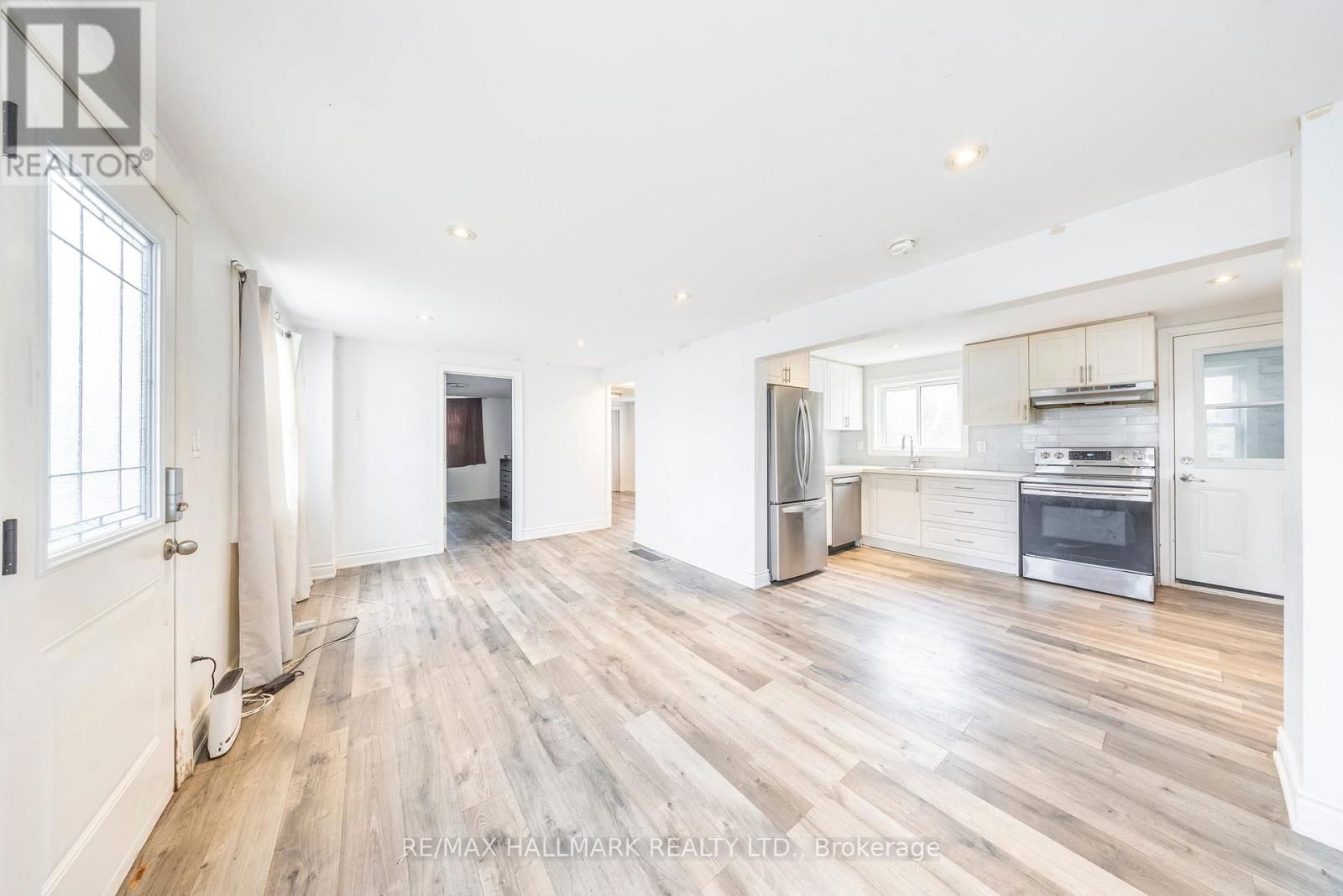 1620 SIMCOE STREET N Image 3